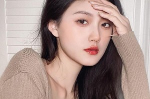 以柔光自拍（掌握柔光自拍，让你的自拍照片光彩照人）