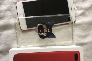 红色苹果7（一款引领时尚潮流的智能手机）