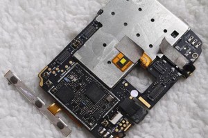 EMMC底座飞线教程（轻松学习EMMC底座飞线技巧，提高维修效率）