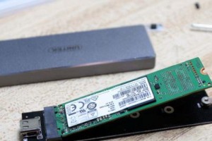 移动硬盘盒怎么装固态的,移动硬盘盒变身固态硬盘存储解决方案