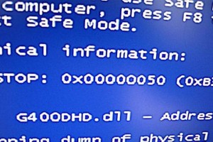 解决电脑开不了机和蓝屏问题的有效方法（如何应对重复启动和蓝屏引发的电脑故障）